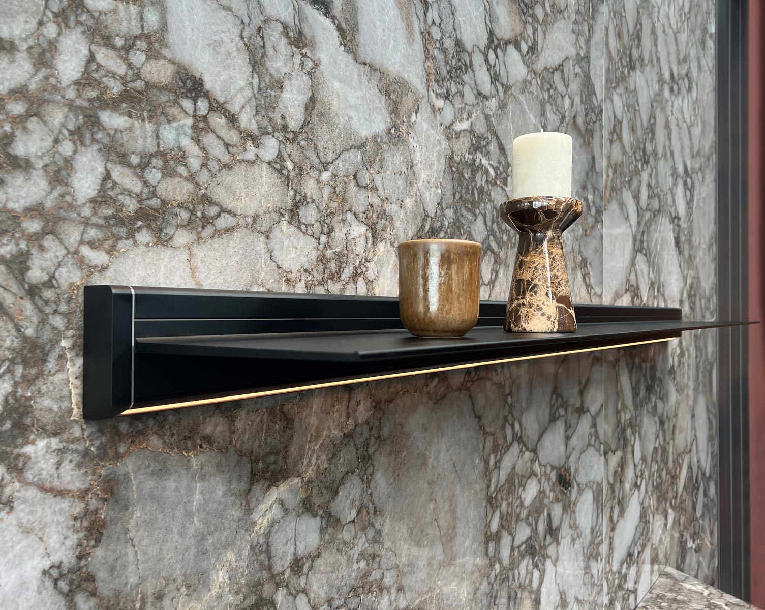 Lanesto Veneto Shelf with LED