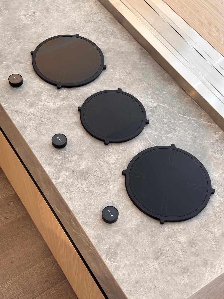 PITT induction Cusin Black PITT Cooking introduces induction zones